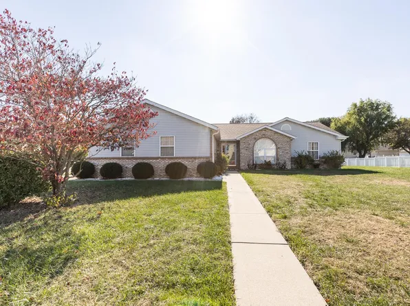 5 Joan Dr, New Baden, IL 62265