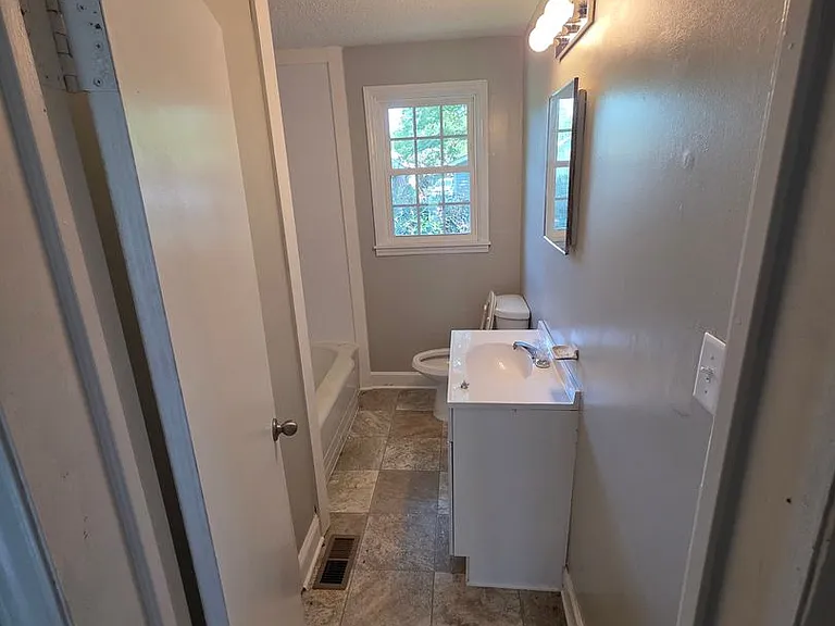 2305 Booker St — Photo 5