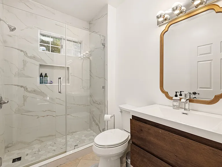 Gladiola Dr — Photo 33
