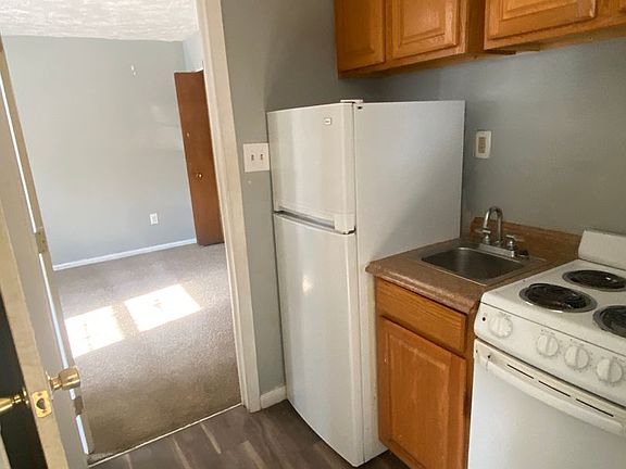 2nd image of 1319 Walnut Ave NE Unit 28