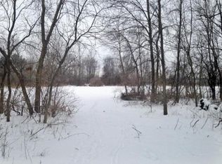 12811 N Fox Hollow Rd, Mequon, WI 53097
