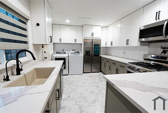 1st image of 5604 S Manhattan Pl