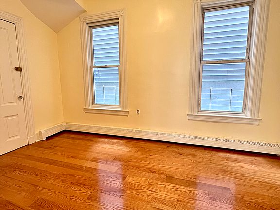 5th image of 30 Zabriskie St #1