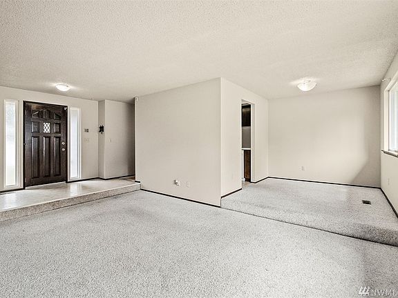 5th image of 15107 25th Avenue Ct E