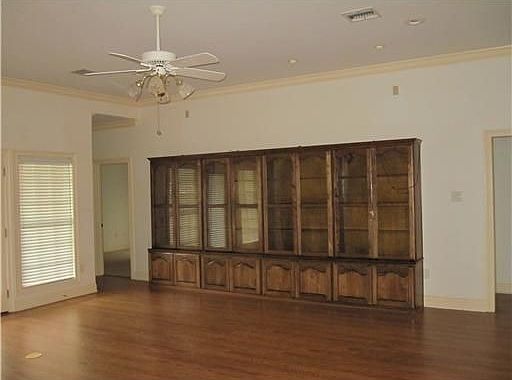 5th image of 2407 Stoneybrook St