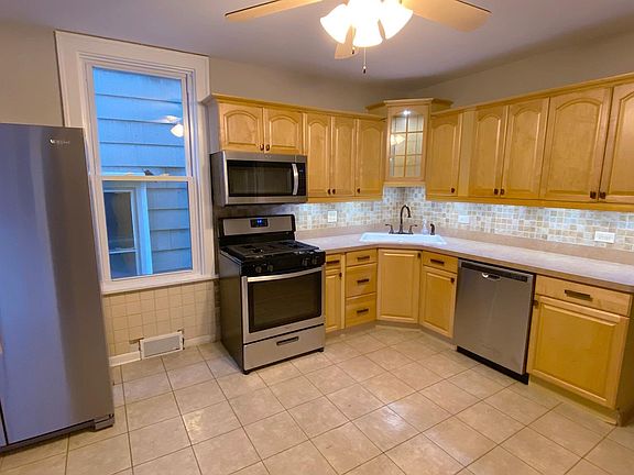 5th image of 2315 N Campbell Ave #1