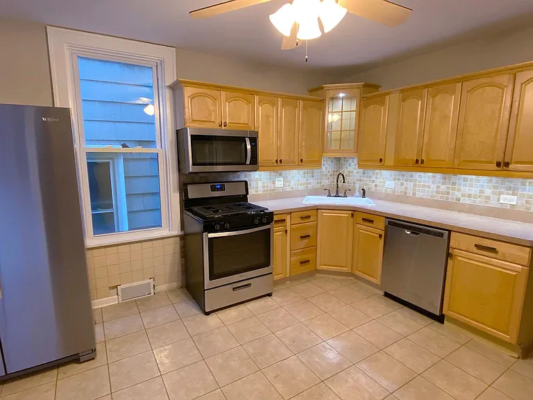 2315 N Campbell Ave #1 — Photo 5