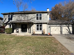 5838 SW 25th St, Topeka, KS 66614