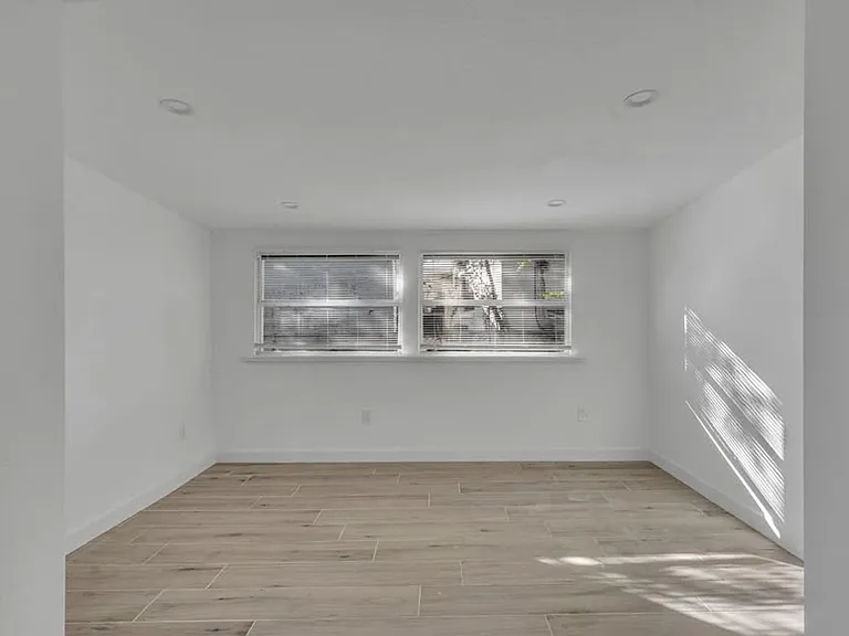 1224 Helen St — Photo 11