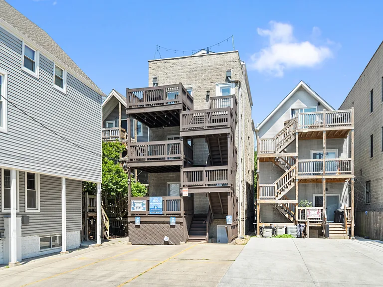 1059 W Cornelia Ave #2 — Photo 20