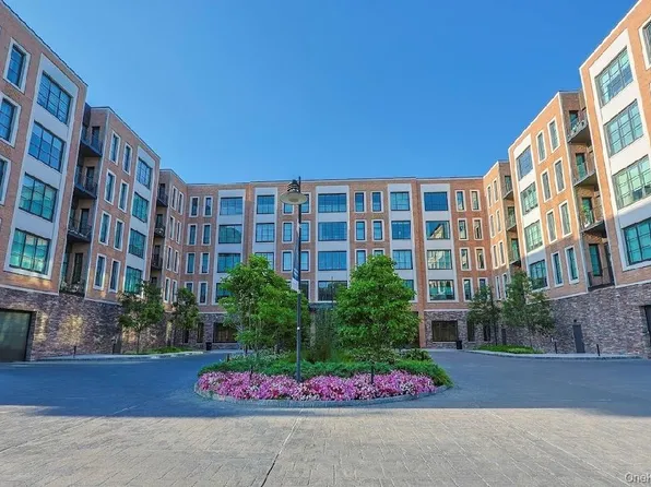 100 Garvies Point Road #1024, Glen Cove, NY 11542