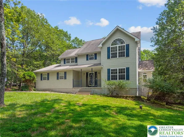 1405 Grand Mesa Dr, Effort, PA 18330