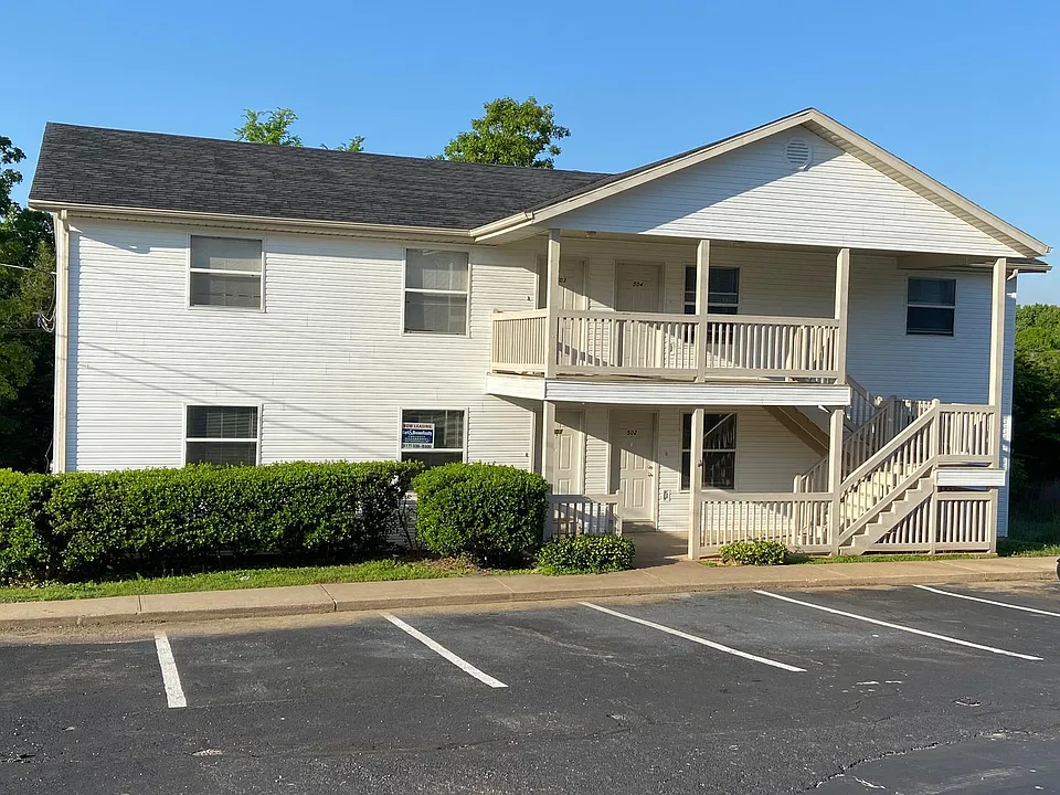 504 Twin Oaks