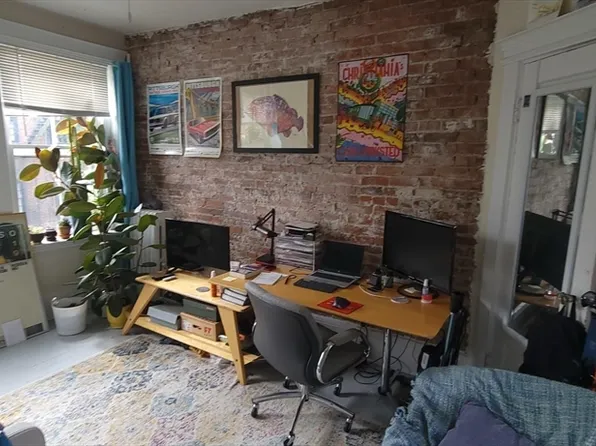 74 Myrtle St APT 10, Boston, MA 02114