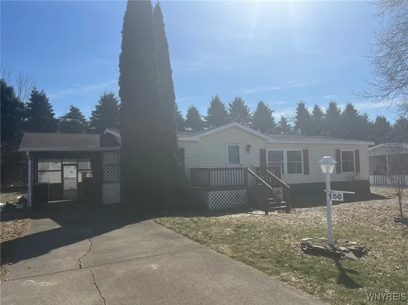 150 Skyview Dr, Arcade, NY 14009