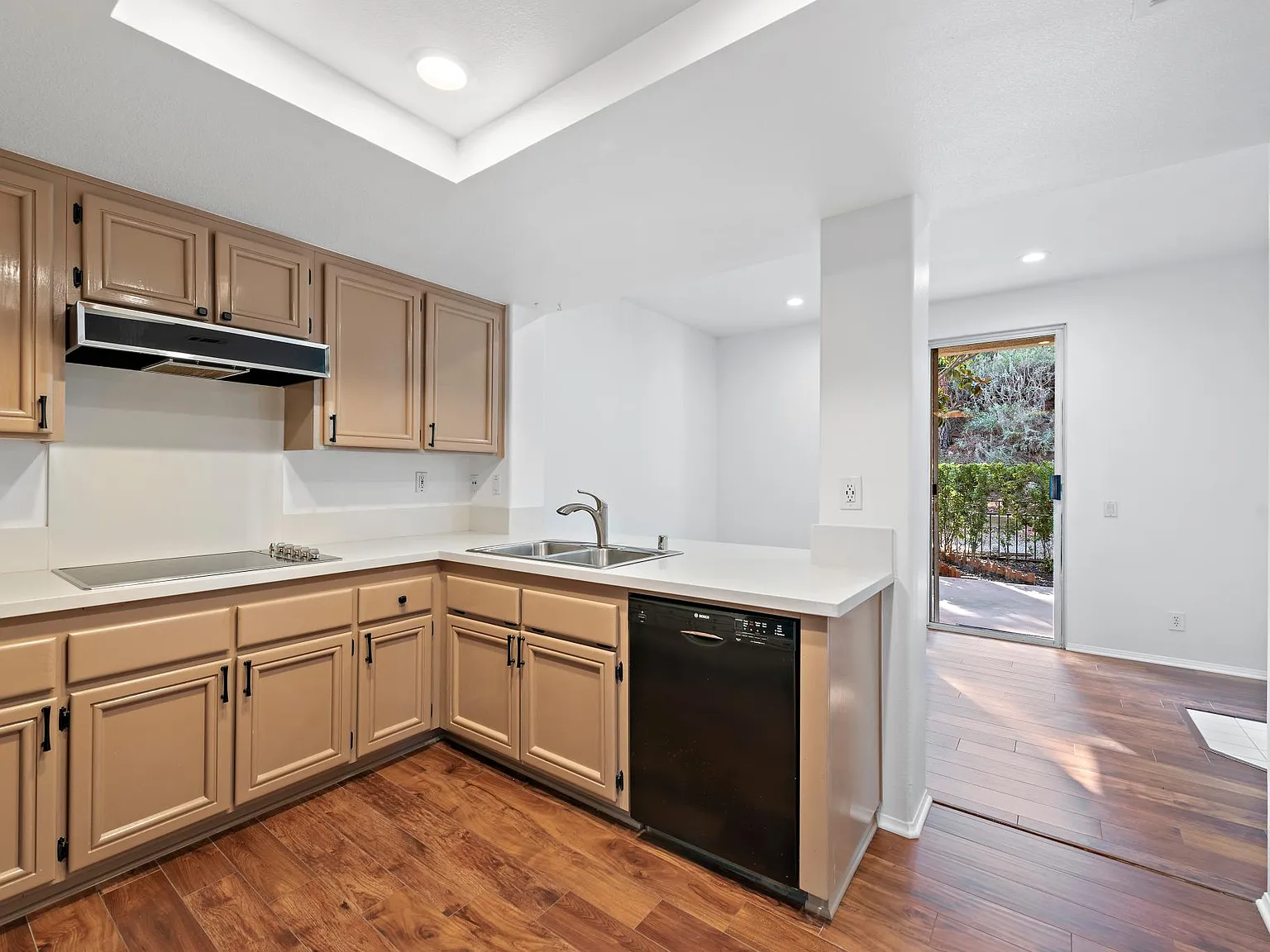 2 bed, 1640 sqft, $4,375 — Photo 4