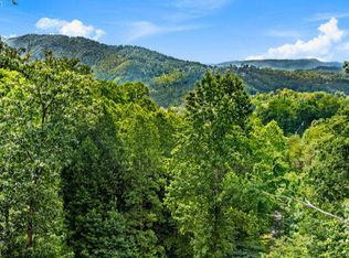 1119 Kings Ridge Rd E, Gatlinburg, TN 37738