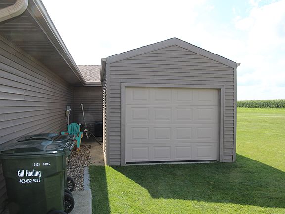 Detached Garage / Shed