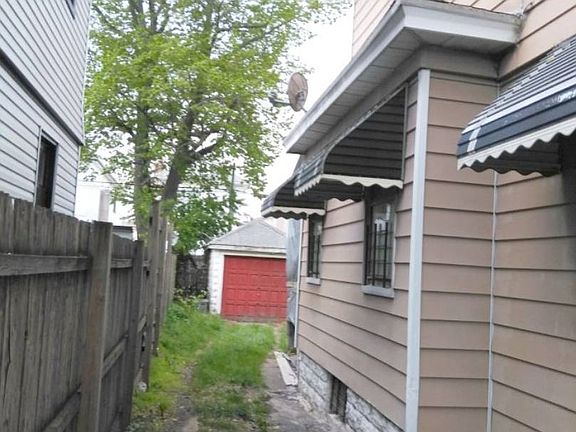 2nd image of 1686 E 52nd St