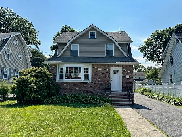 1249 Beaumont Ave