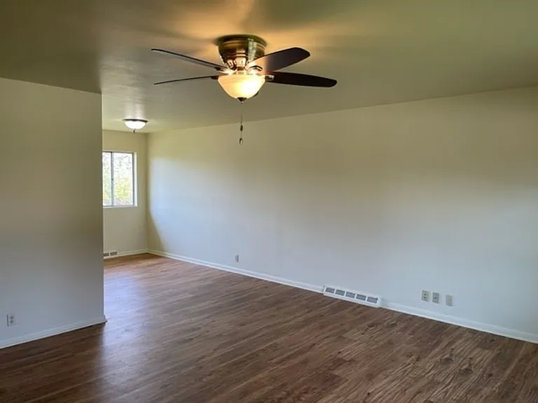 507 W Kirby Ave — Photo 6