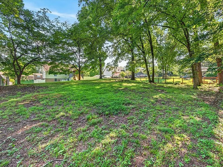 607 Granger Ln — Photo 33
