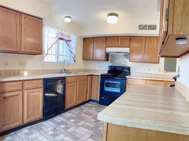 19518 Munsey Ct — Photo 11
