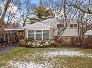 312 Southgate Dr, Northbrook, IL