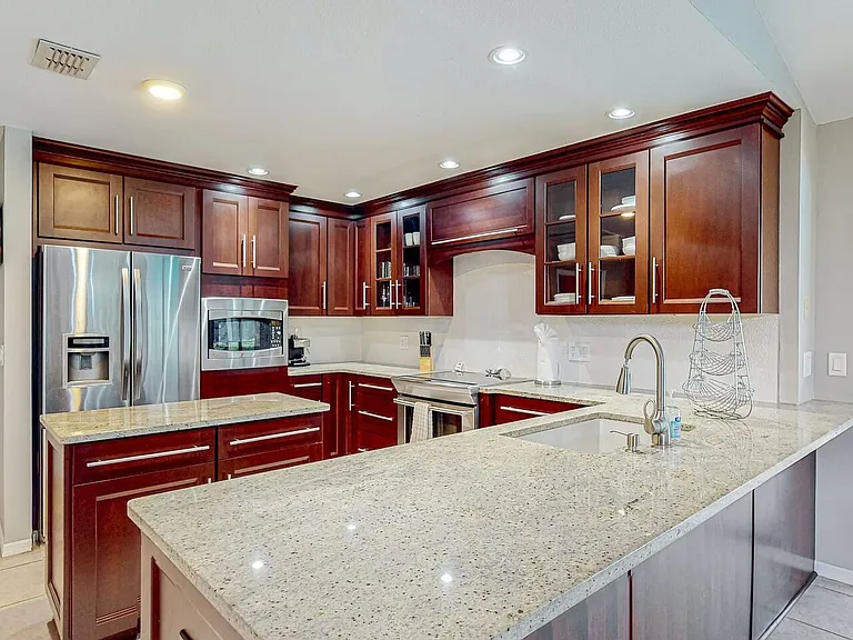 16004 Amberly Dr — Photo 13