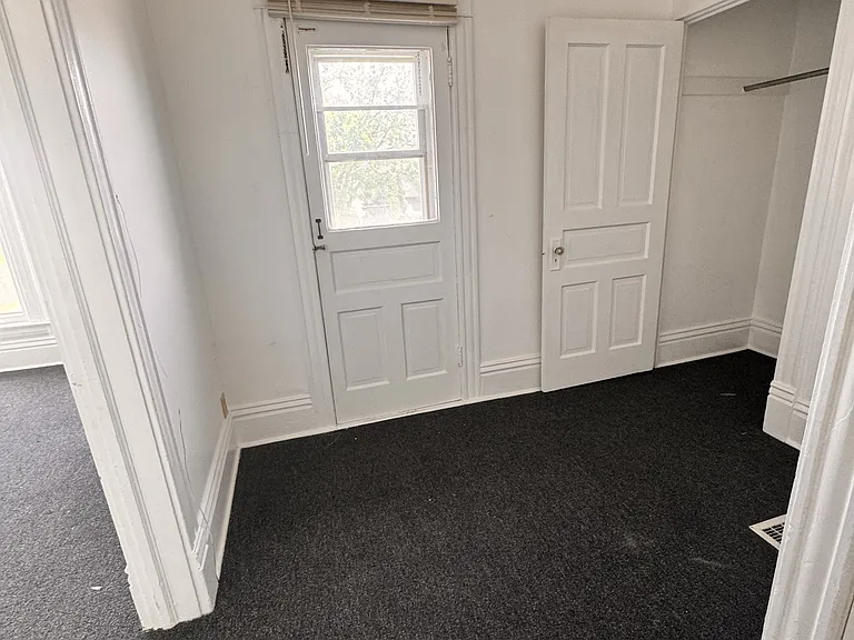 1432 Hayes Ave — Photo 6