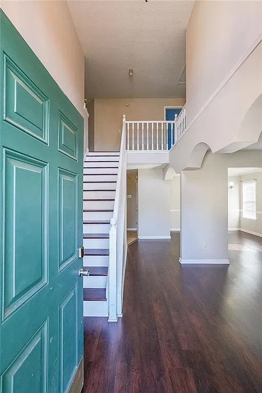 4 bed, 2.5 bath, 2796 sqft, $2,500 — Photo 4