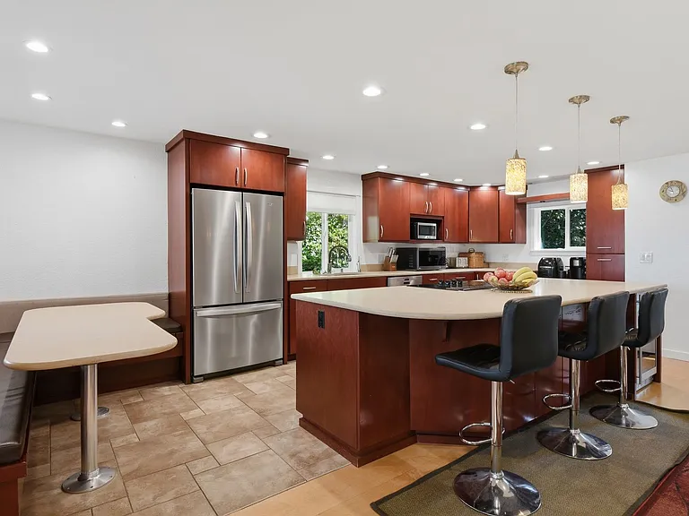 12704 Holmes Point Dr NE — Photo 6