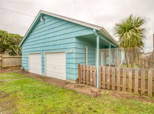 1136 SW 8th St, Newport, OR 97365