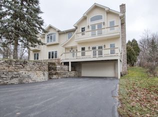 736 Pine Tree Ln, Lake Geneva, WI 53147