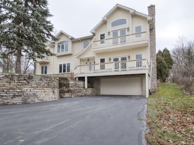 736 Pine Tree Ln, Lake Geneva, WI, 53147