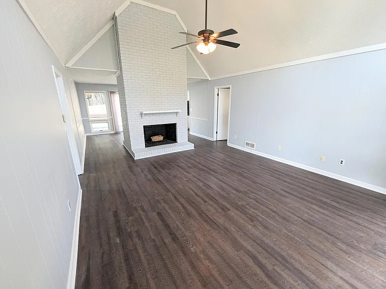 3253 Kimberly Woods Ct — Photo 4