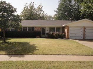 6122 Lynnhaven Dr, Lubbock, TX 79413