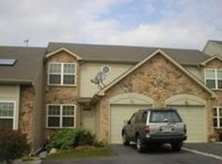 5515 Stonecroft Ln, Allentown, PA 18106