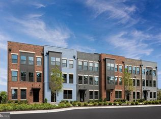 13041 Hattontown Sq, Herndon, VA 20171