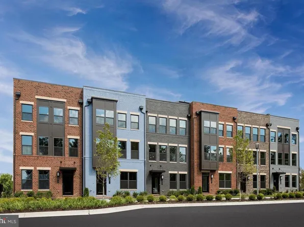13041 Hattontown Sq, Herndon, VA 20171
