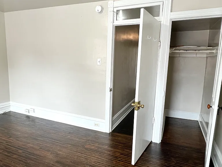 539 E Fulton St — Photo 17