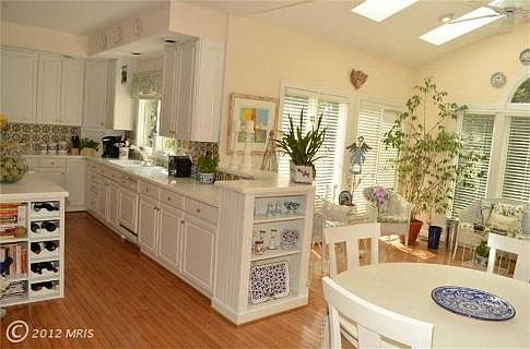 4th image of 207 Copperwood Ct