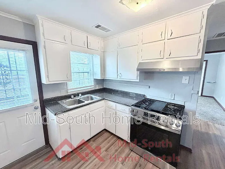 1596 Pennsylvania St — Photo 5