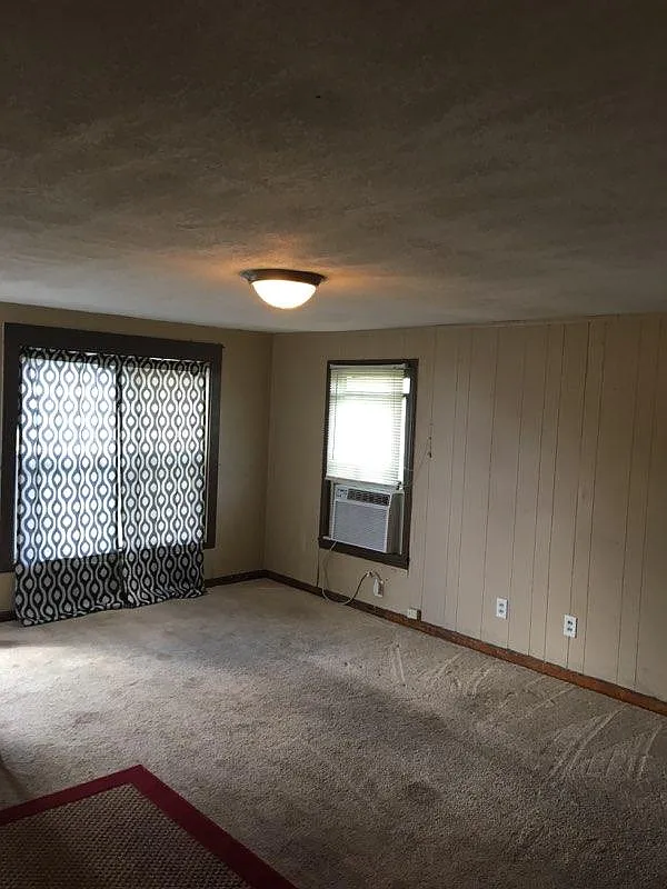 2 bed, 896 sqft, $875 — Photo 2