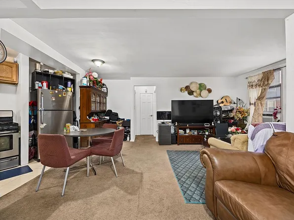 60-11 Broadway APT 3A, Woodside, NY 11377