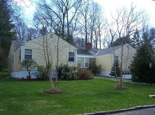 50 Deerhurst Rd, Scarsdale, NY 10583