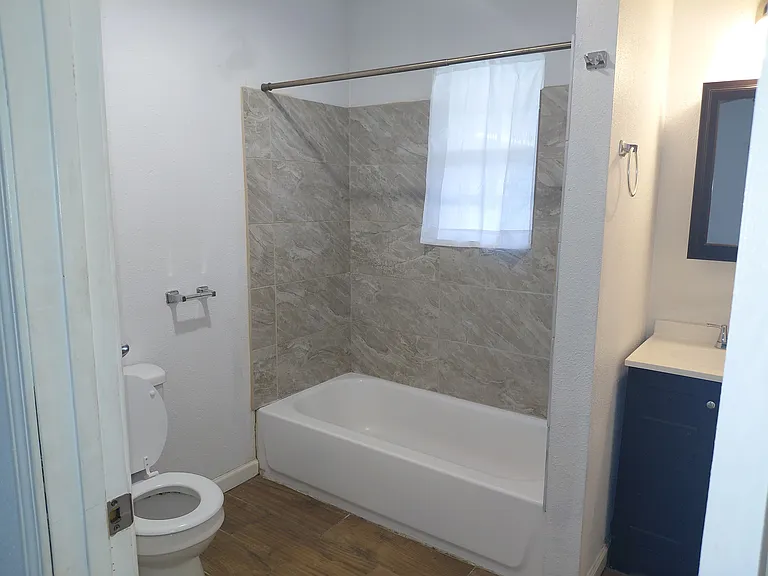 3401 Belfort Ave — Photo 5