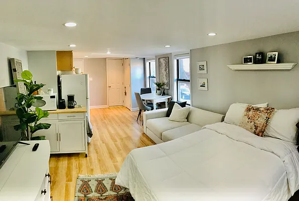Rented by Carroll Gardens Realty | media 7