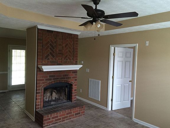 858833_Living Room_04192016