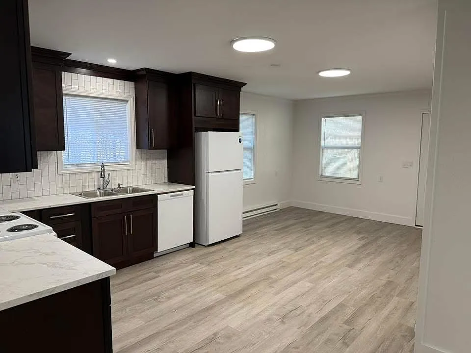 2 bed, 1.0 bath, $1,500 — Photo 3